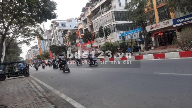Cho thuê nhà mặt phố Đại Mỗ - Nam Từ Liêm 80m2x 5tầng thông Sàn, nội thất đẹp ô tô thang máy nhập KD