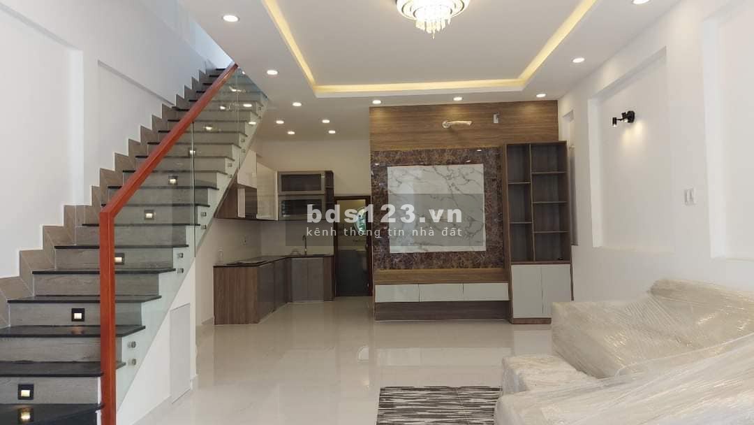 Bán nhà mới thiết kế hiện đại, hẻm ô tô, nằm ngay trung tâm Thủ Đức