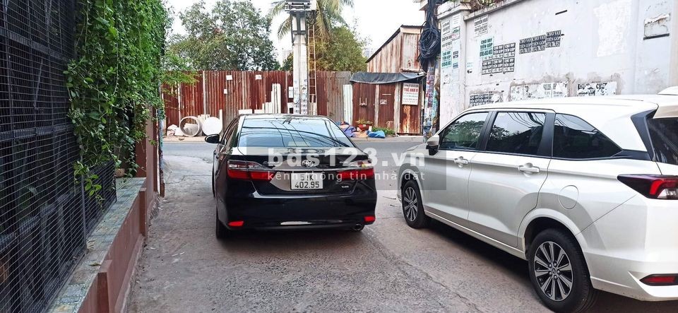 Bán nhà lô góc 2mt 6m, 45m2 nở hậu 4 tầng btct ngay Phạm Văn Đồng - giá 4 tỷ