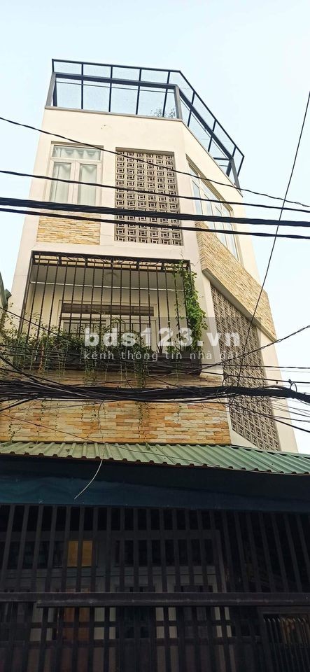 Bán nhà lô góc 2mt 6m, 45m2 nở hậu 4 tầng btct ngay Phạm Văn Đồng - giá 4 tỷ