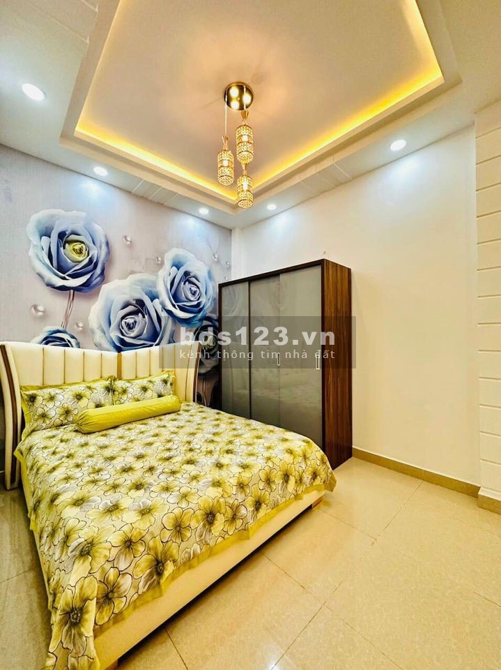 Bán nhà Nguyễn Du p7 Gò Vấp 50m2,chỉ 4 tỷ, hẻm xe hơi, 4 x 14 ,3 tầng , vị trí đắc địa giá tốt