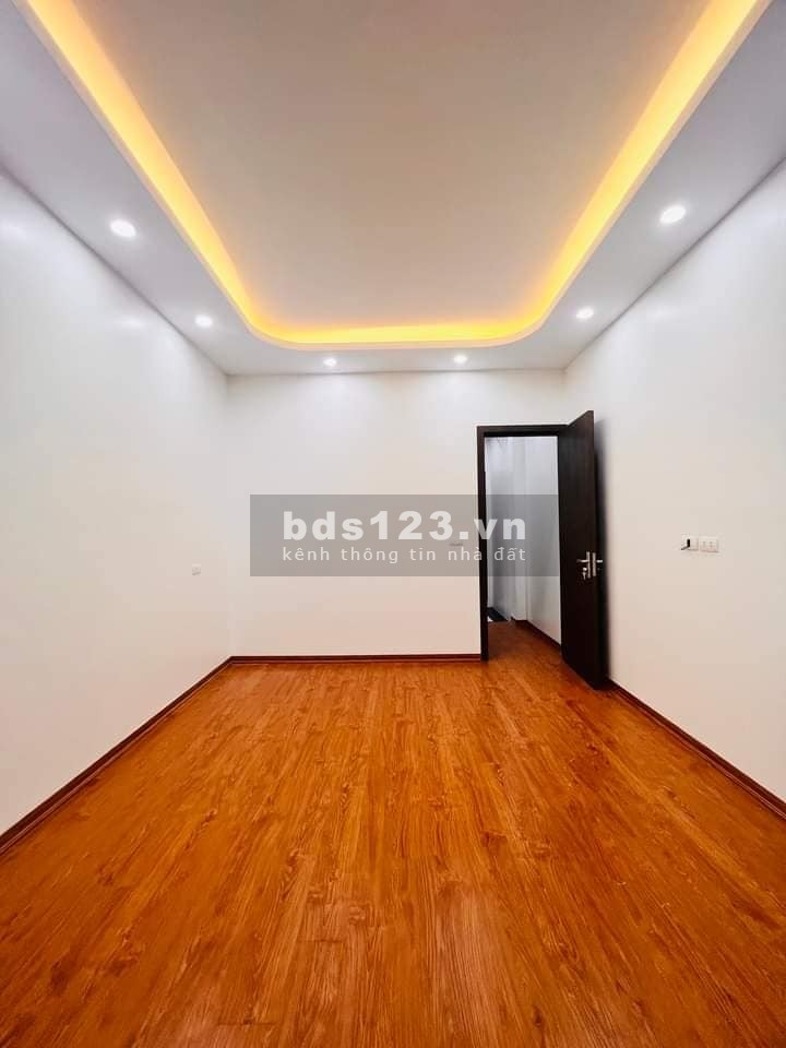 Bán nhà gần đường ô tô Minh Khai, Hai Bà Trưng 38m, 4 tầng, mặt tiền 3.4m, giá 5.35 tỷ.