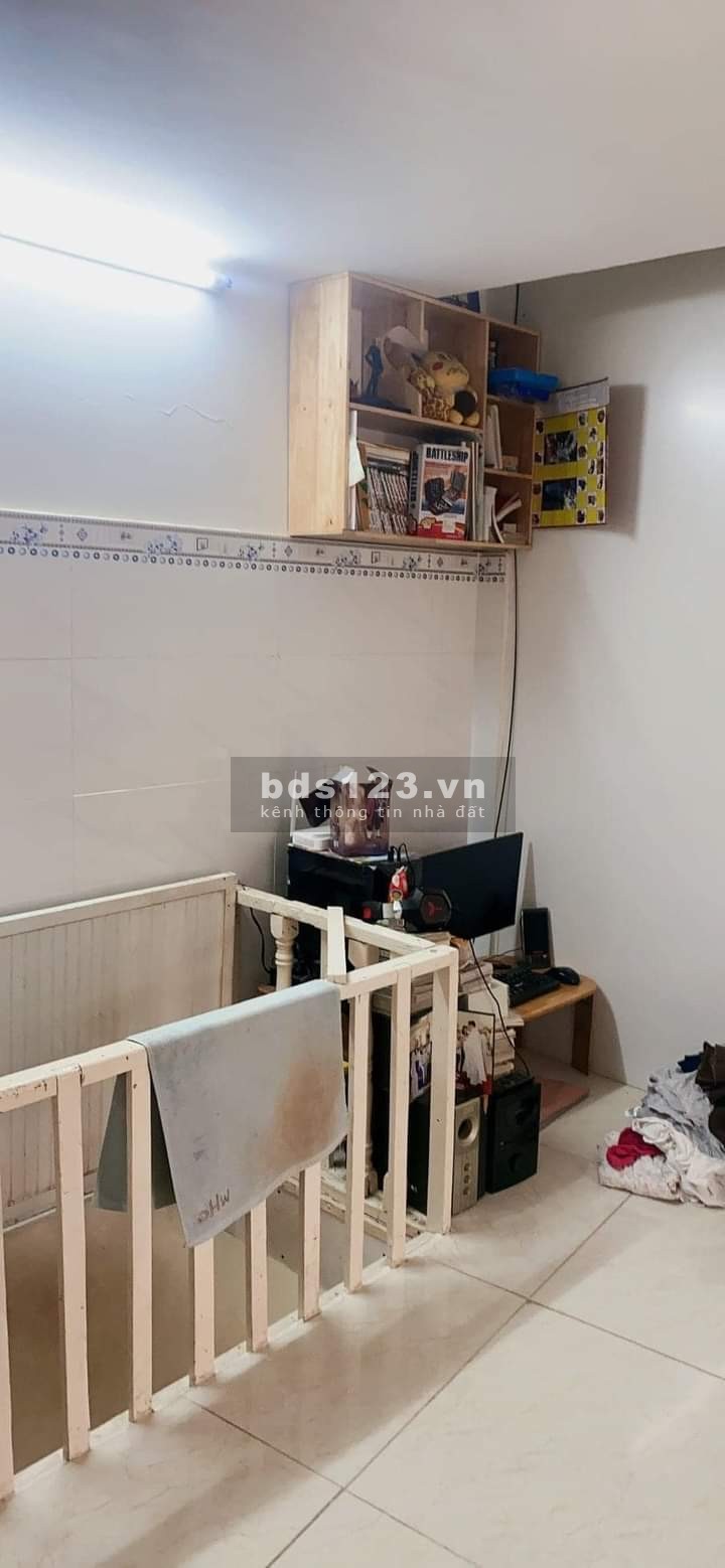 Gía 2 tỷ 450, 2pn - Bán nhà Lý Thường Kiệt, phường 8, Tân BÌnh, hẻm 3 gác