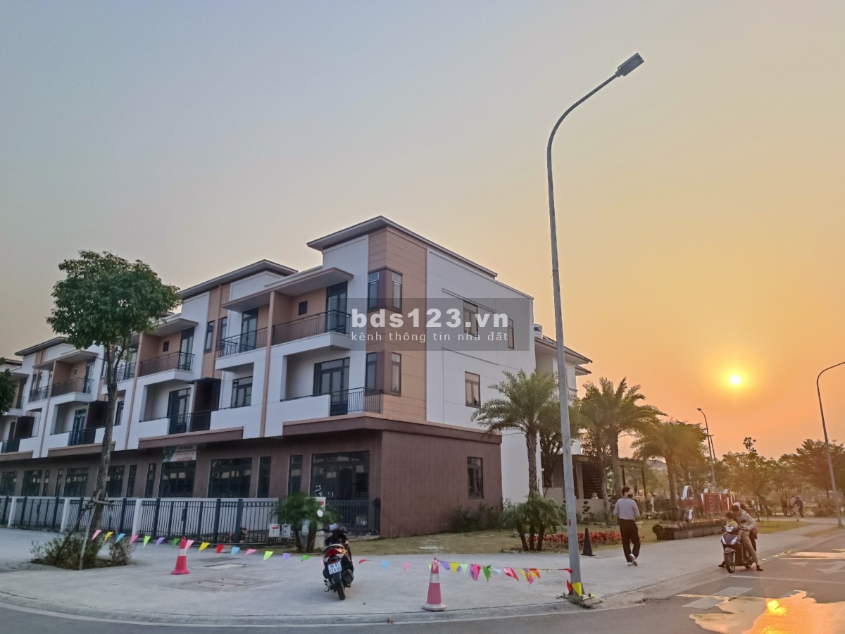 Bán nhà mặt tiền shophouse đường 26m giá yêu thương.