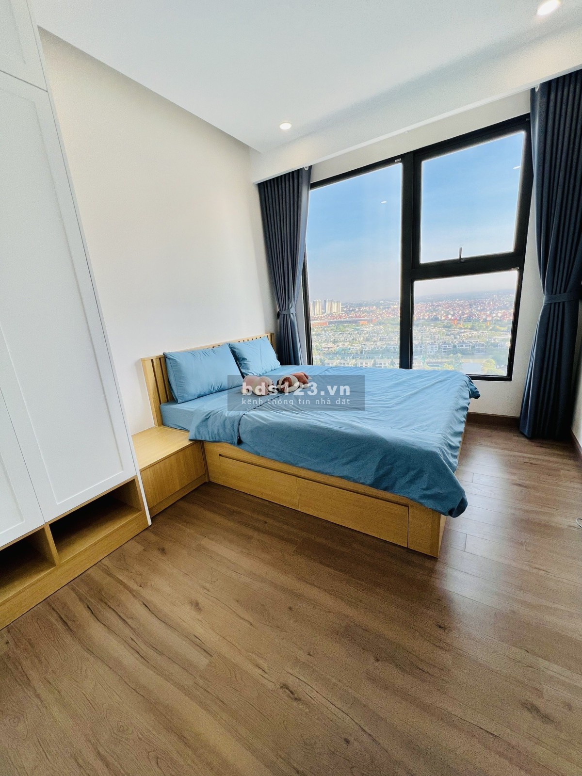 Cho thuê chung cư 3 phòng ngủ 83m2, nội thất hiện đại, view Biệt thự Đảo Sky Oasis Ecopark 13tr/th