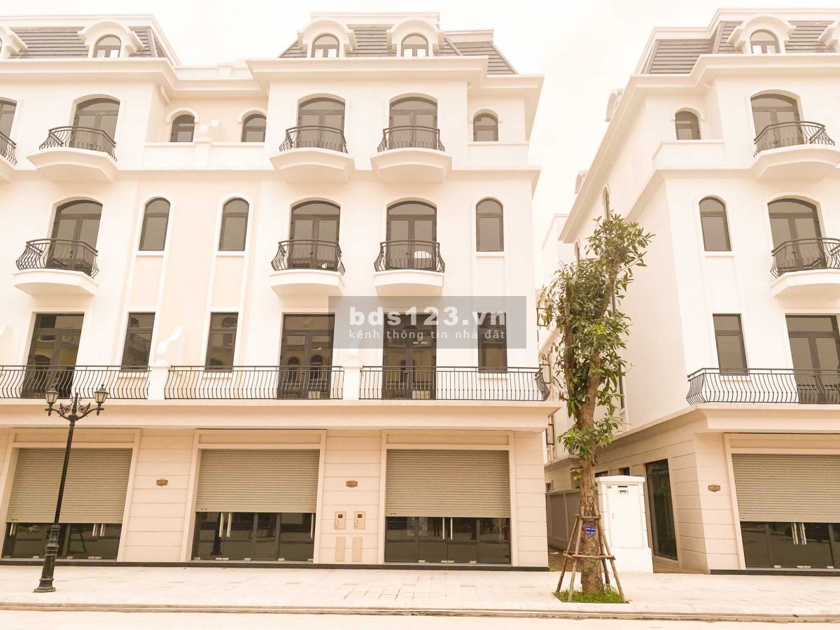 Cần bán biệt thự chà là 9, lâu dài 63m2, cạnh vườn hoa, ngã tư, ban công to gốc 7.5 tỷ bán 6.150 tỷ