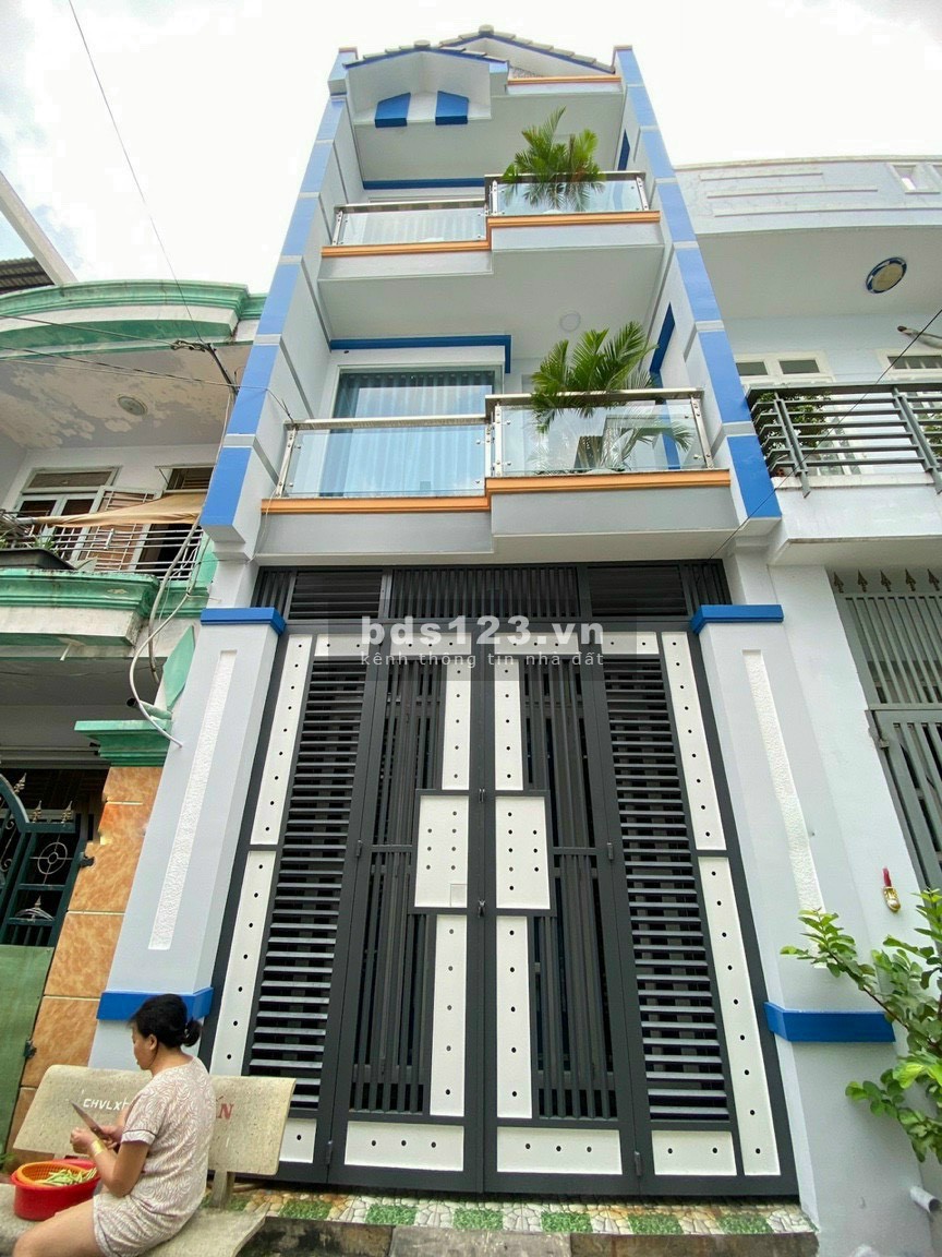 Bán nhà 2 lầu, giá 2 tỷ 650 triệu ngay Lê Trọng Tấn, sát Aeon Tân Phú
