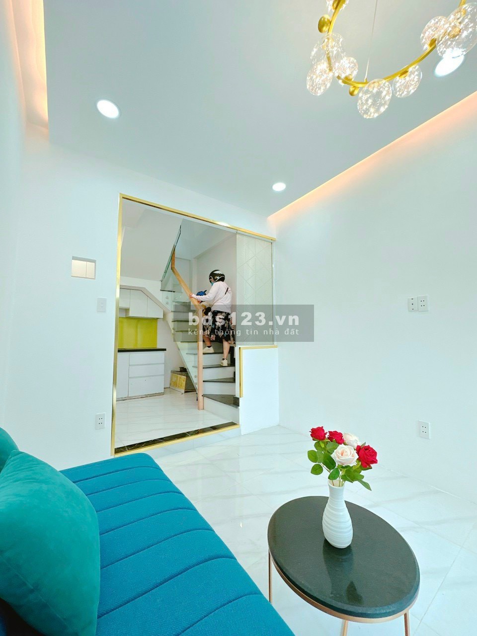 Bán nhà 2 lầu giá 2 tỷ 450 tr ngay Lê Trọng Tấn, sát Aeon Tân Phú
