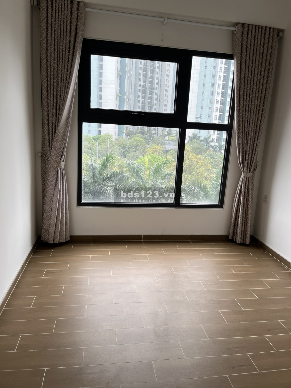 Căn hộ 2pn+1wc 58m2 Aquabay Ecopark hướng Nam, view công viên bán giá rẻ 1tỷ700 có Sổ đỏ