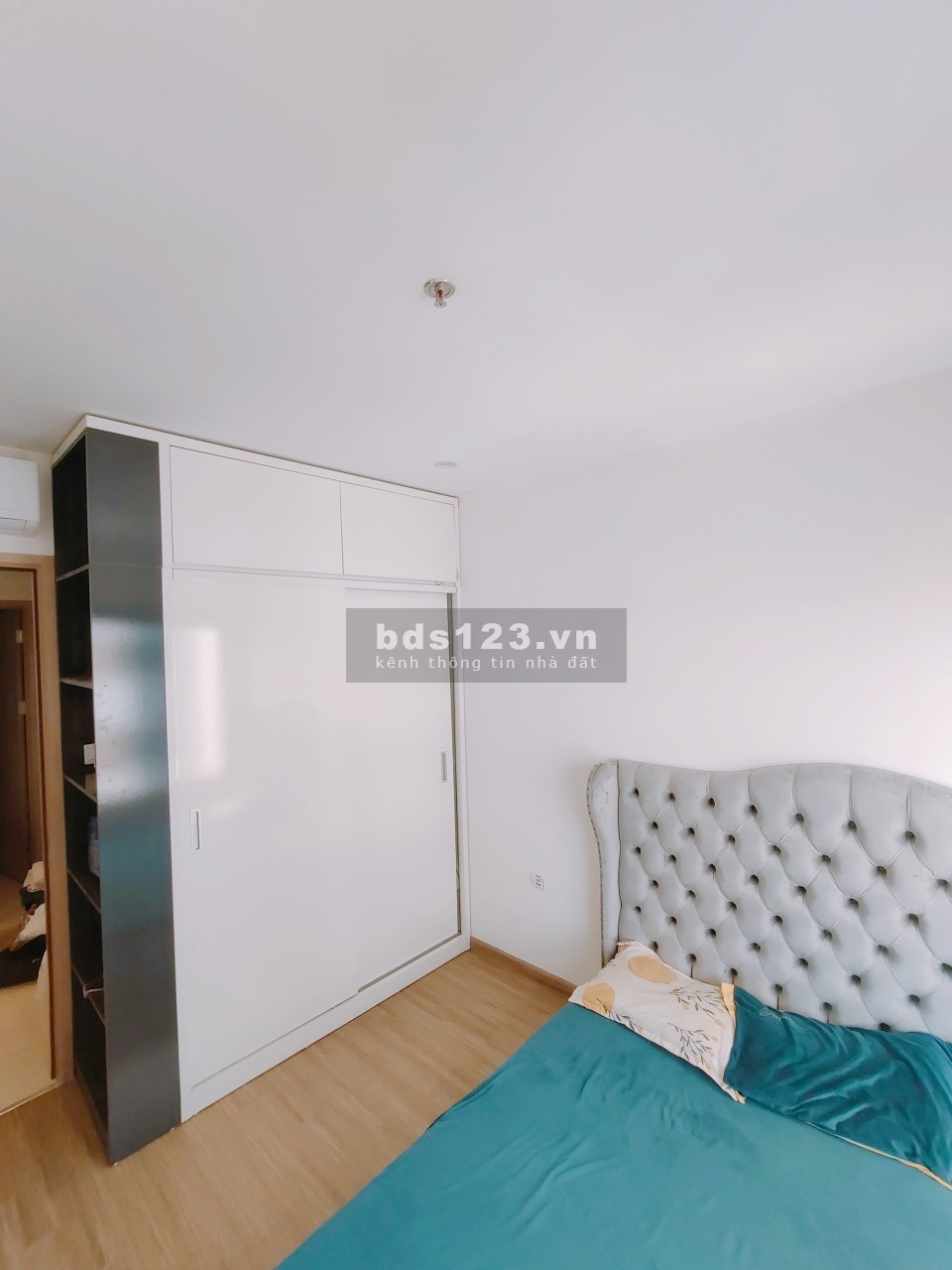 Chính chủ bán gấp căn hộ 55m2 tại Vinhomes Smart City, giá chỉ 2.32 tỷ