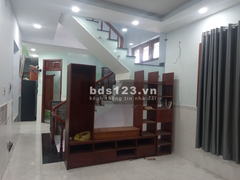 Bán nhà chủ giảm chào còn 6.6 tỷ 122m2 4 tầng xe đậu sân Tăng Nhơn Phú B, TP Thủ Đức