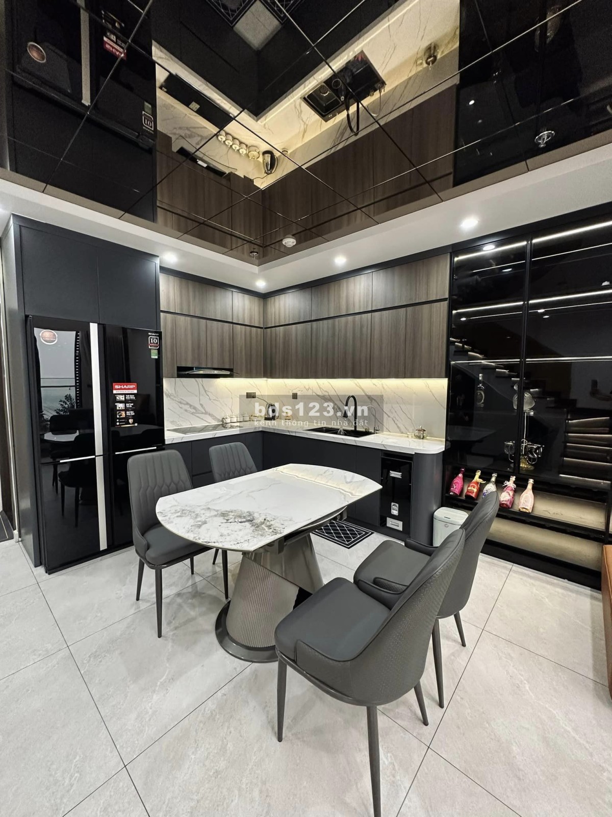 Bán căn căn hộ Duplex trung tâm thành phố Hạ Long chỉ từ 2,1 tỷ.