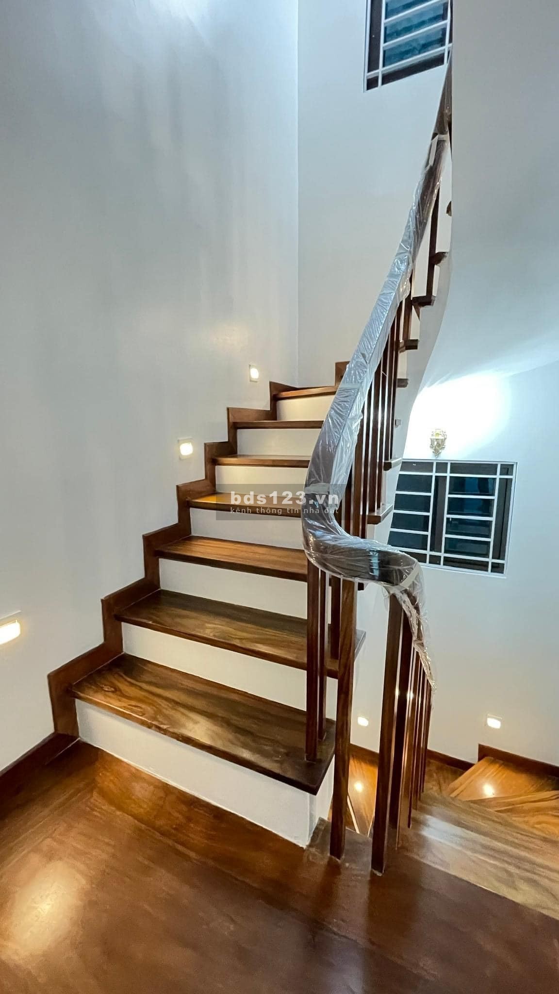 Cần bán nhà mới toanh ngay tại Tứ Liên - Trung tâm quận Tây Hồ - Sổ vuông đẹp !!