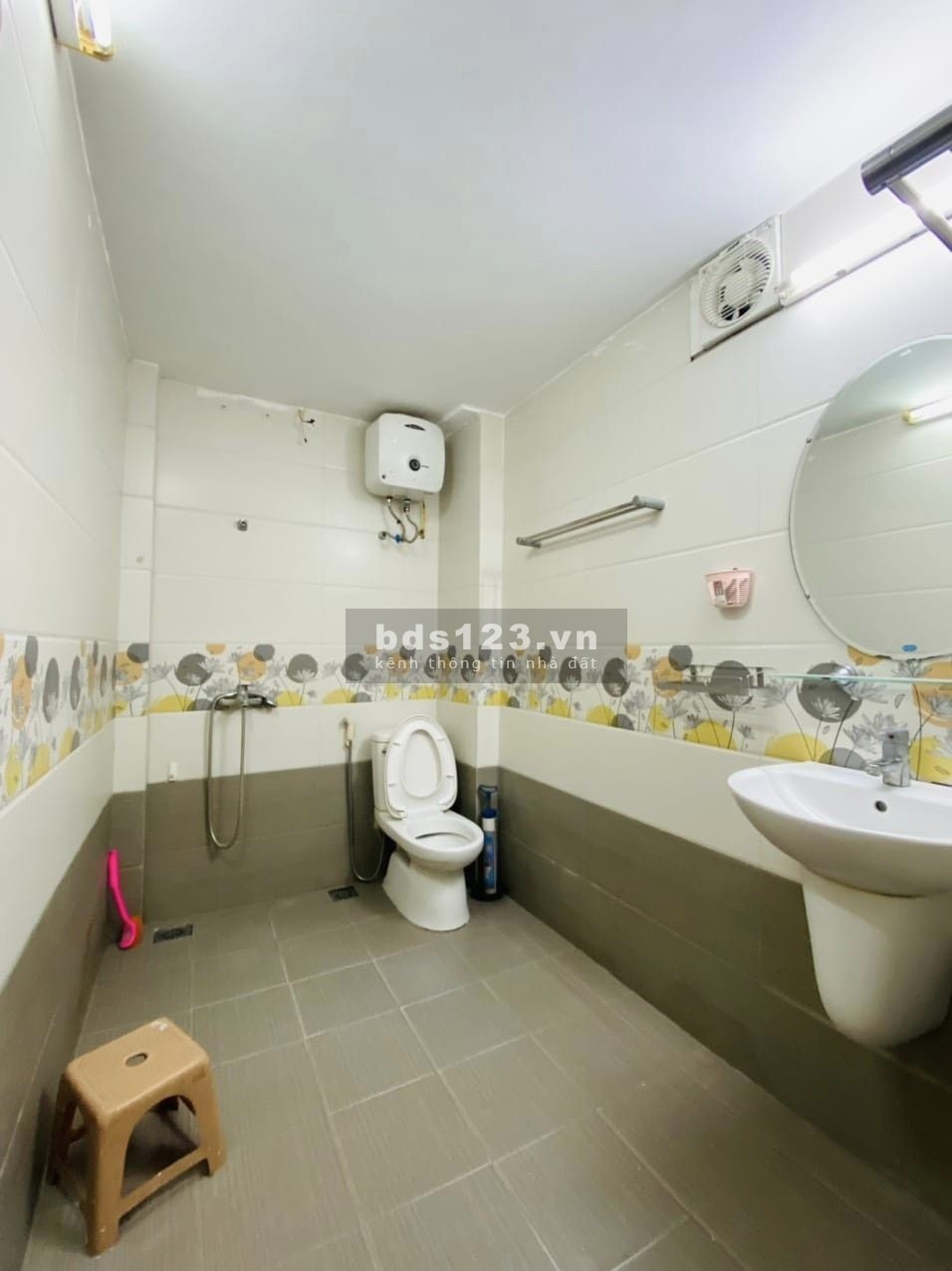 Bán nhà Thổ Quan, quận Đống Đa. Dt 55m, 4T, MT 4m, 10 Tỷ. Phân Lô, Ô tô tránh đỗ, KD online, làm Vp