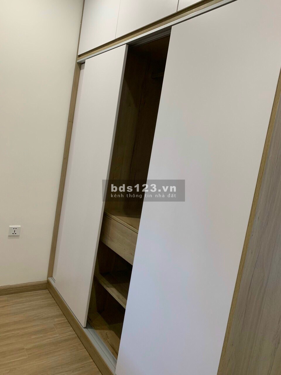 Cần gấp bán căn hộ 2PN full nội thất 2,1 tỷ bao hết