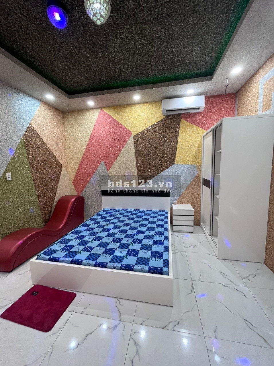 Cho thuê khách sạn, chdv mặt tiền khu Tên Lửa 13 phòng. lhe: 0898441235