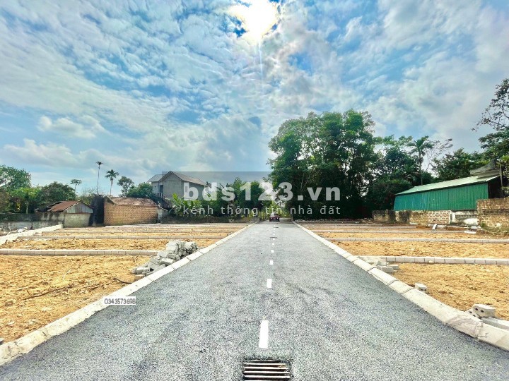Cần bán lô đất áp góc 60.8m2 sát Ủy ban xã Bình Yên, ĐH FPT 1ty 050tr, oto tránh