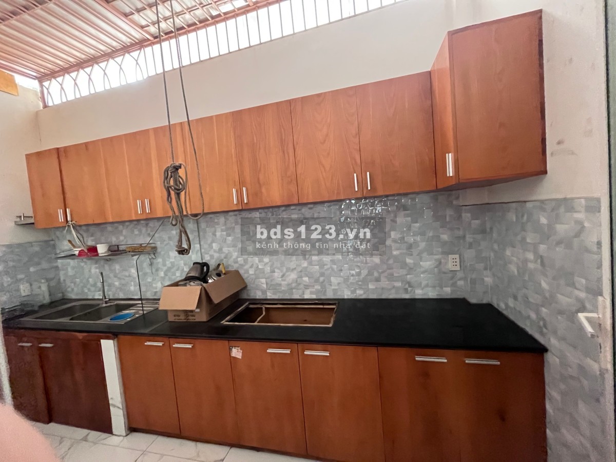 Cho thuê khách sạn, chdv mặt tiền khu Tên Lửa 13 phòng. lhe: 0898441235