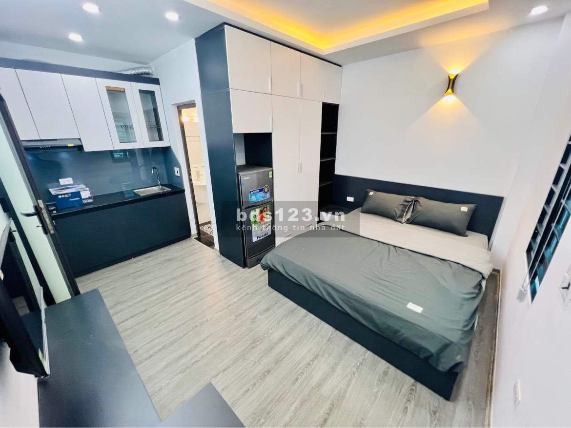 Bán nhà riêng Lê Thanh Nghị, CCMN cực chất 97m2 hơn 14 tỷ, ô tô đỗ cửa, 6 tầng thang máy