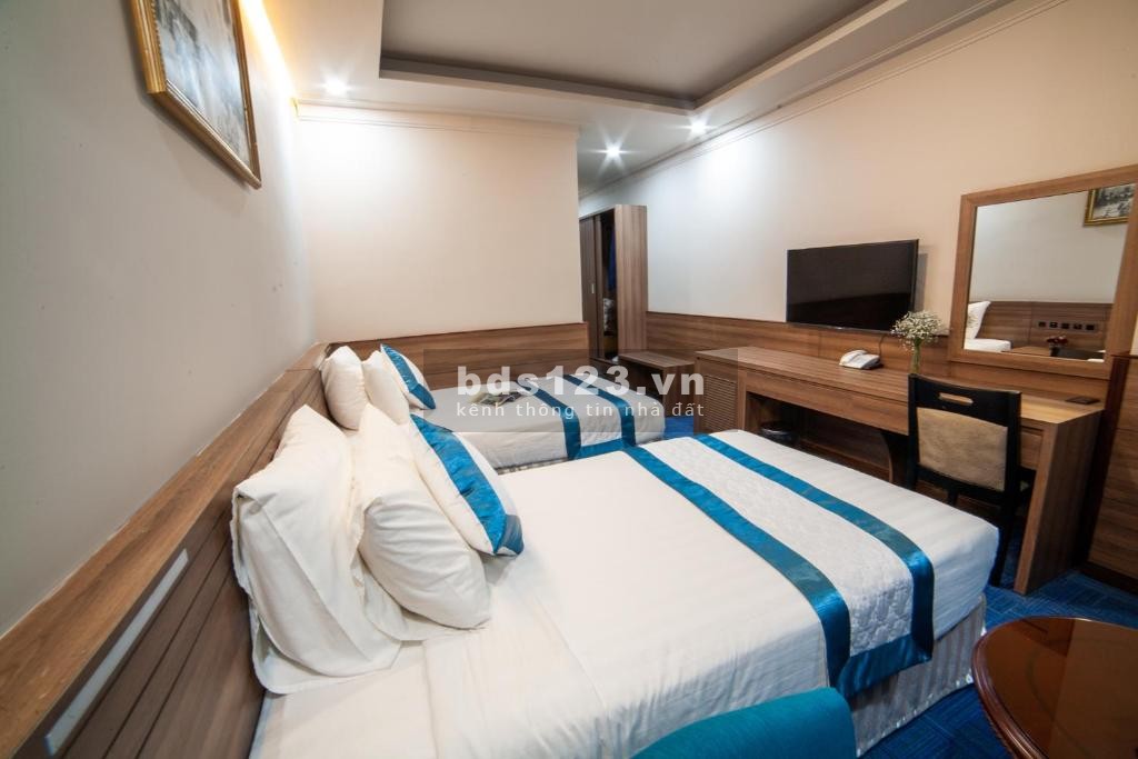 Bán khách sạn tiêu chuẩn 3 sao trung tâm tp Dalat