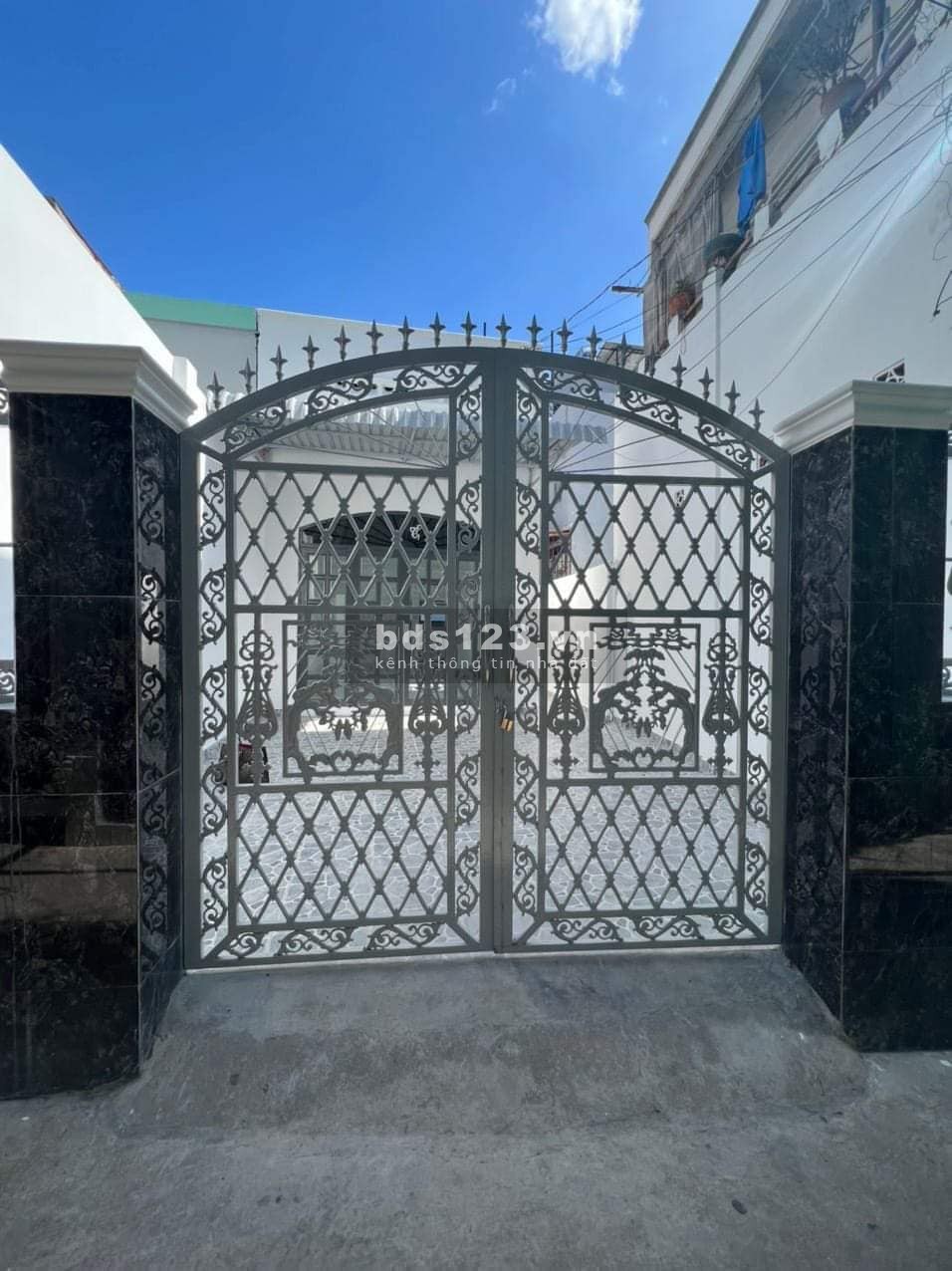 Bán nhà riêng 105m2, nở hậu tài lộc, hẻm ba gác, 800m ra chợ trung tâm Thủ Đức, giá ra nhanh 5,5 tỷ