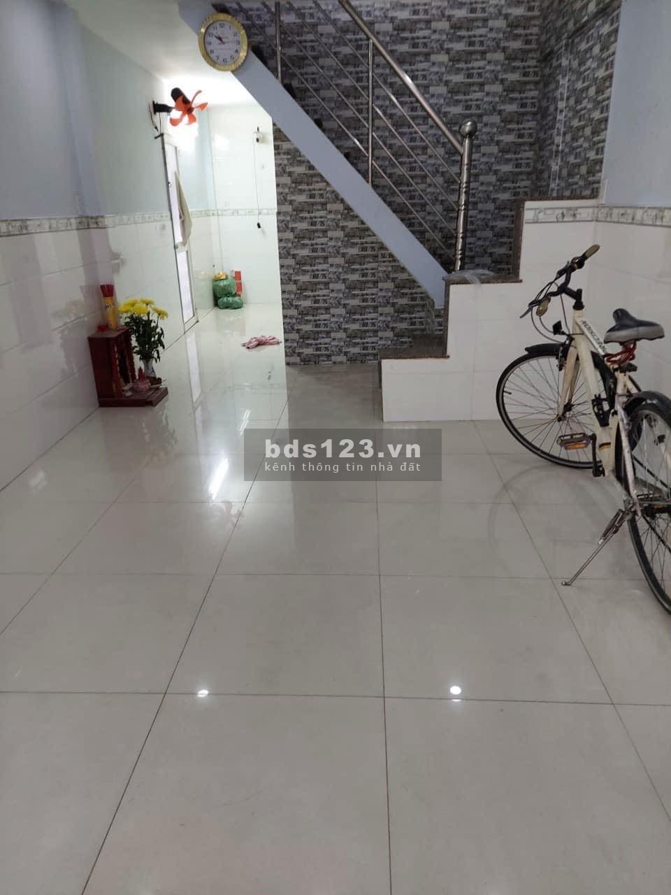 Bán nhà hẻm Lạc Long Quân, Phường 10, Tân Bình