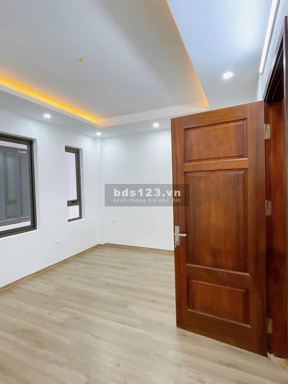 Bán nhà Khương Hạ mới tinh - 1 bước ra ô tô - 3 bước ra hồ, ngõ thông dtsd 35m2