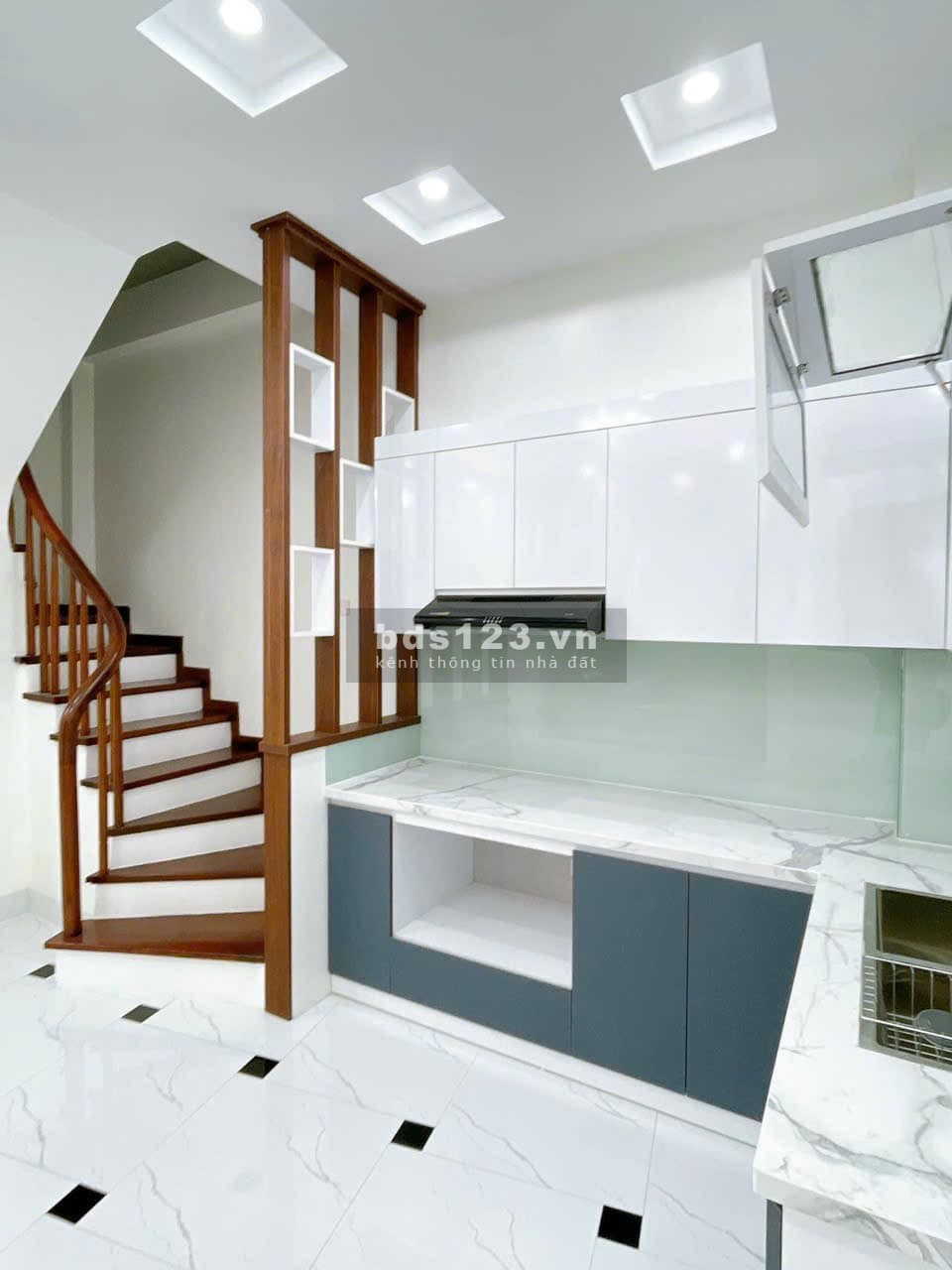 Bán nhà Khương Hạ mới tinh - 1 bước ra ô tô - 3 bước ra hồ, ngõ thông dtsd 35m2