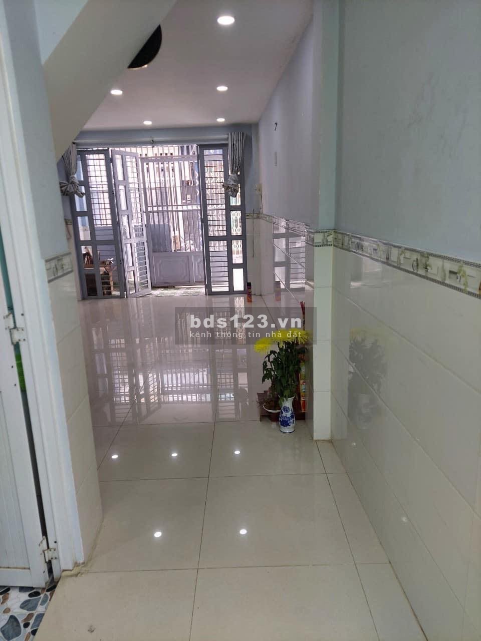 Bán nhà hẻm Lạc Long Quân, Phường 10, Tân Bình