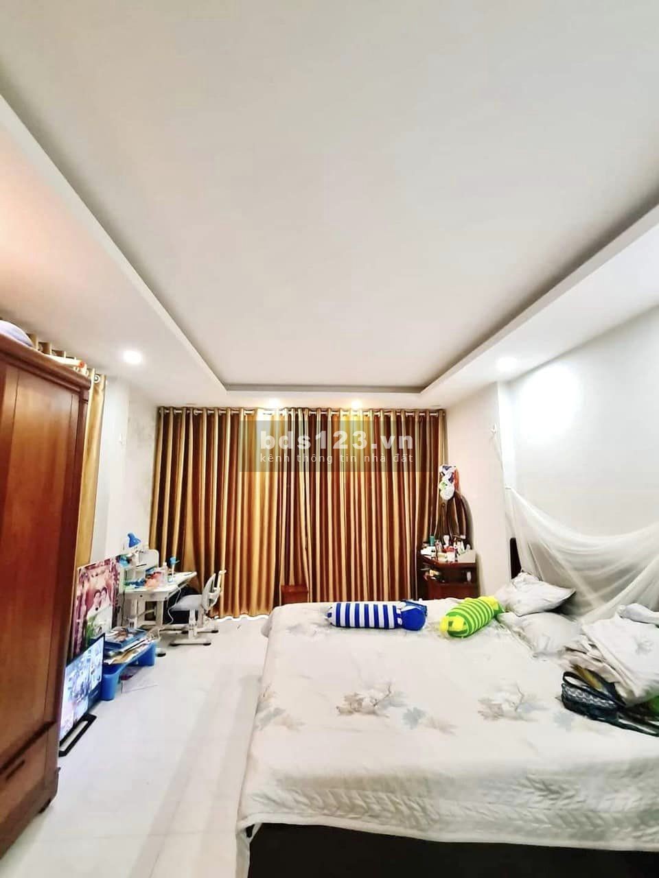 Bán nhà mặt phố - KD đỉnh - Liền kề ô tô tránh - Vỉa hè - Giá bình dân