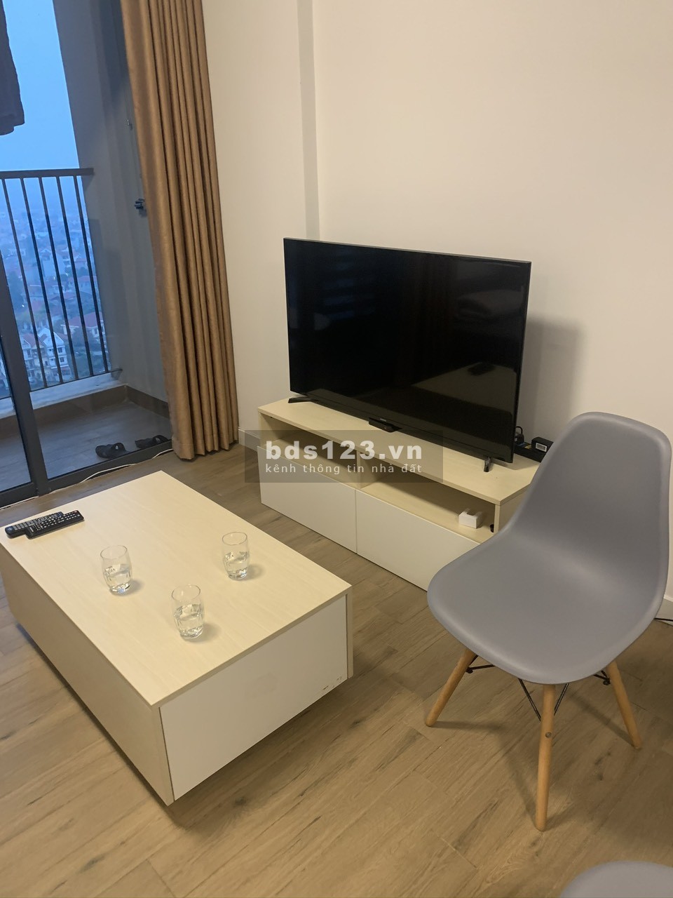 Bán căn hộ 1 phòng ngủ 45m2 Westbay đầy đủ nội thất bán giá rẻ nhất Ecopark 1tỷ150 đã có Sổ Đỏ.