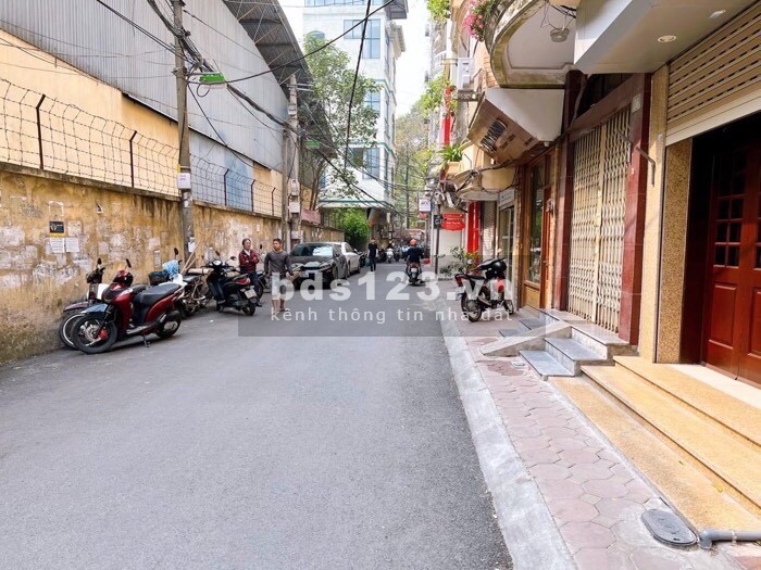 bán nhà Chùa Bộc khu vực vip Đống Đa, lô góc sổ nở hậu, ô tô tránh dừng đỗ ngày đêm giá 2.96 tỷ.