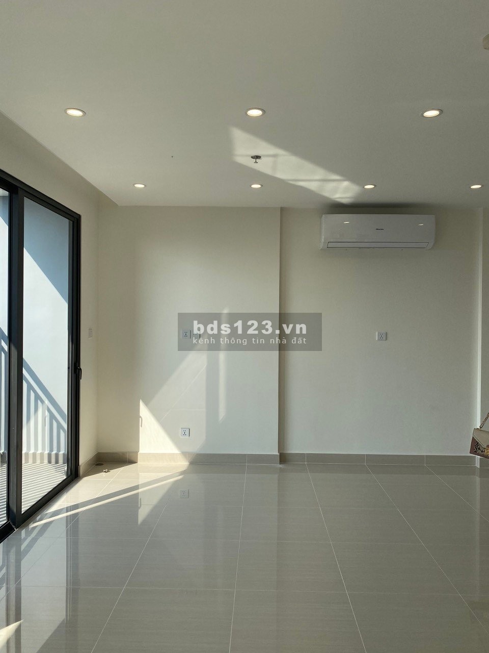 Bán nhanh căn hộ 2PN rẻ nhất thị trường, có sổ, giá 2.15…