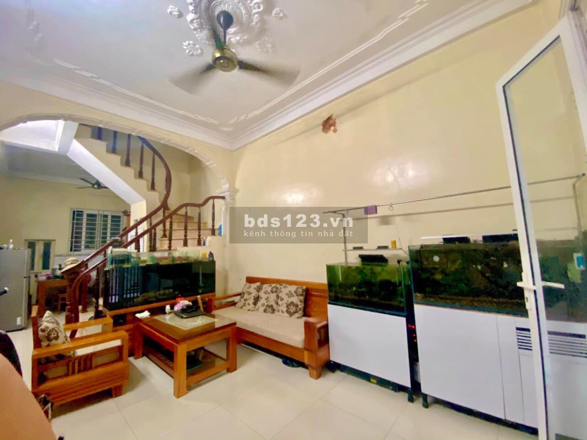 Bán nhà Kim Giang, Hoàng Mai ngõ thông rộng, cách KĐT Đại Kim 50m, 36m2, 4 tầng, giá 3,9 tỷ.
