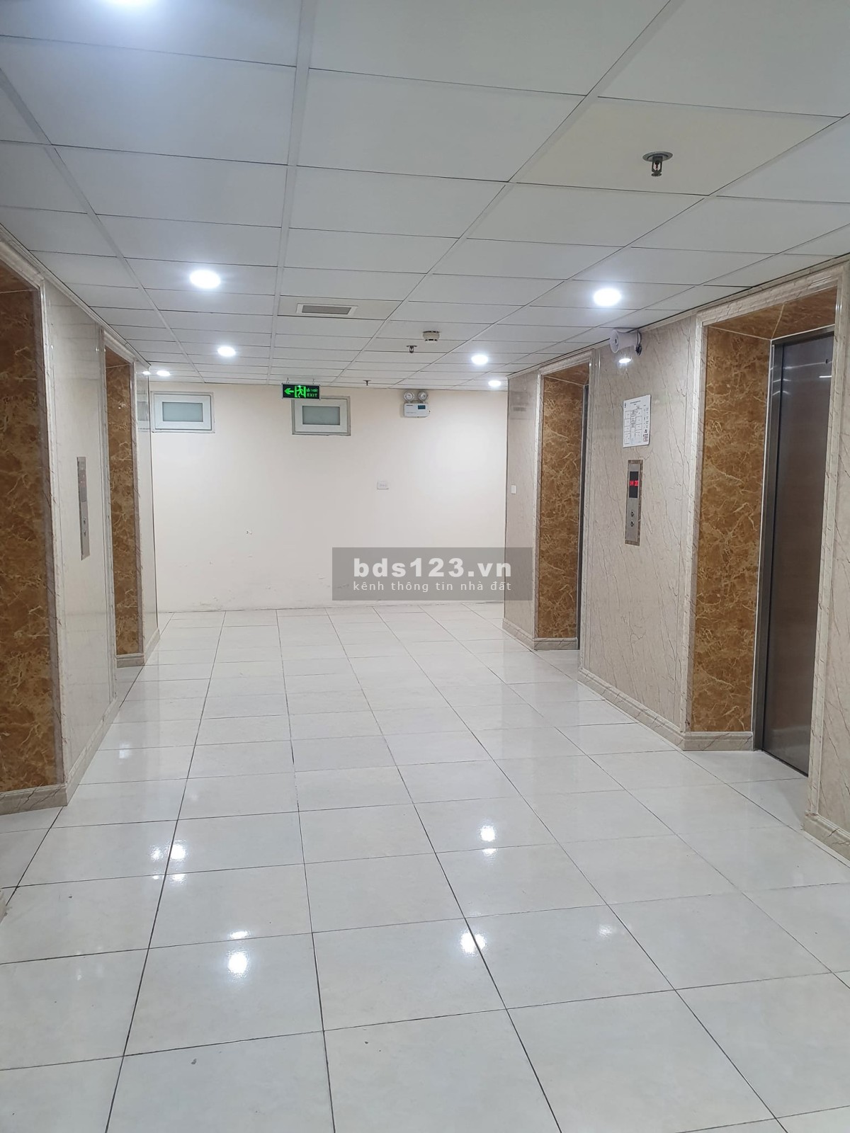 Chính chủ bán gấp căn góc 2 PN, A14 Nguyễn Chánh, Nam Trung Yên, 2,050 tỷ