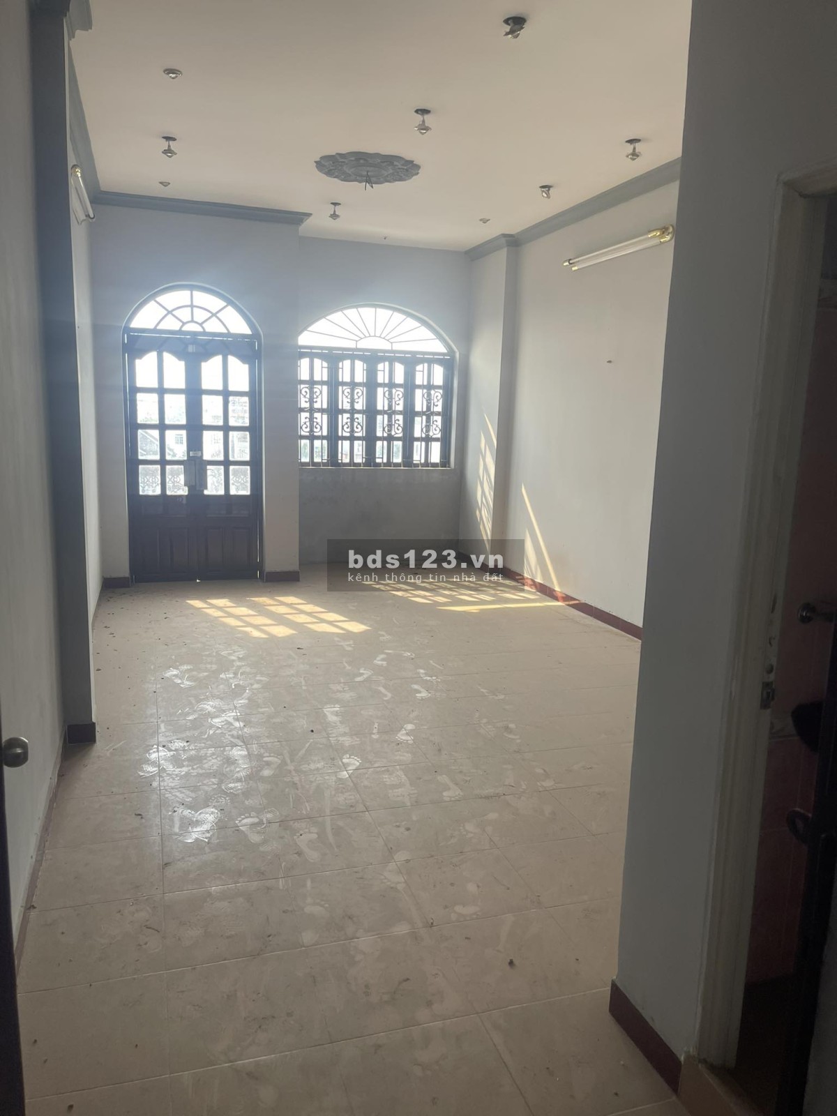 Bán nhà mặt tiền 120m2 mặt phố Lê Văn Khương, Q12, HCM