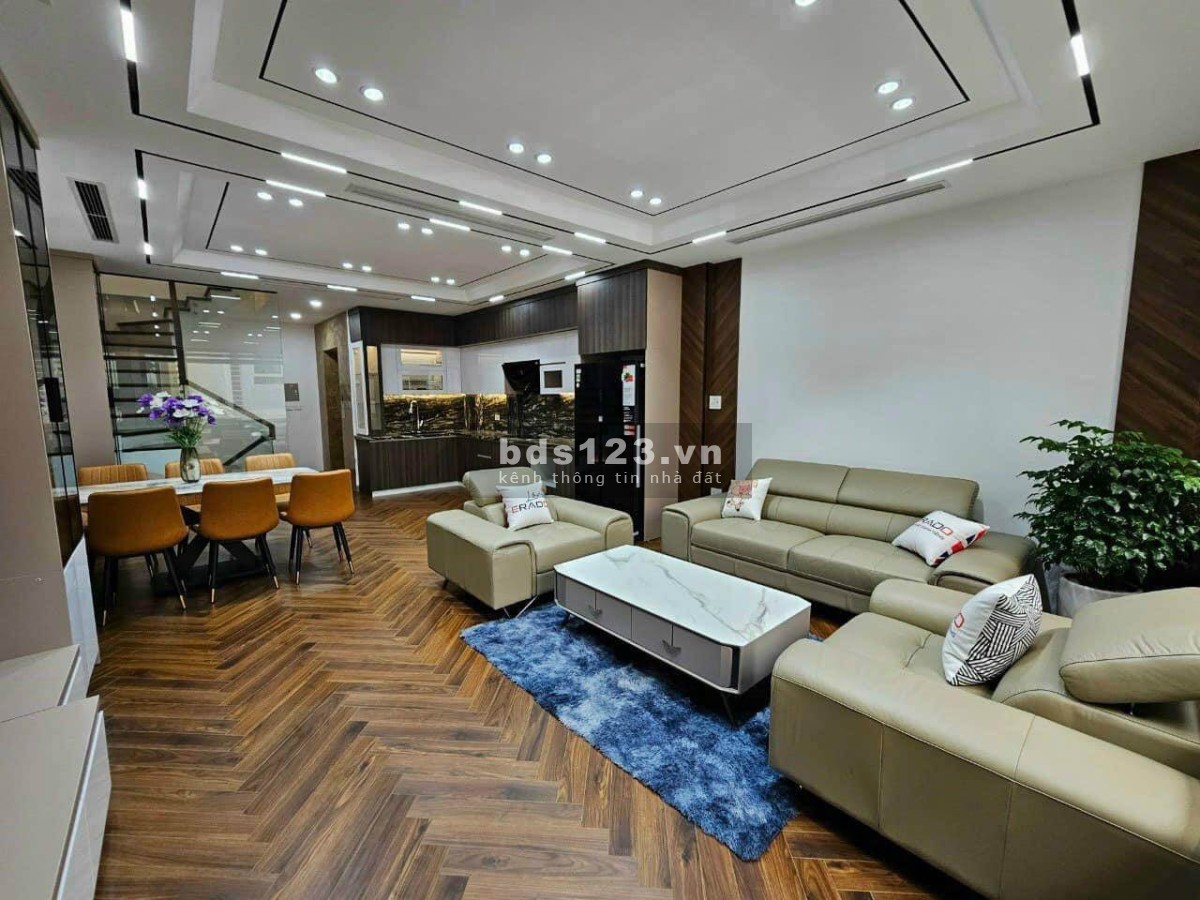 Bán nhà phố Nguyễn Văn Cừ gấp, xây nhiều tâm huyết gần 100m, 6 tầng, giá hơn 10 tỷ
