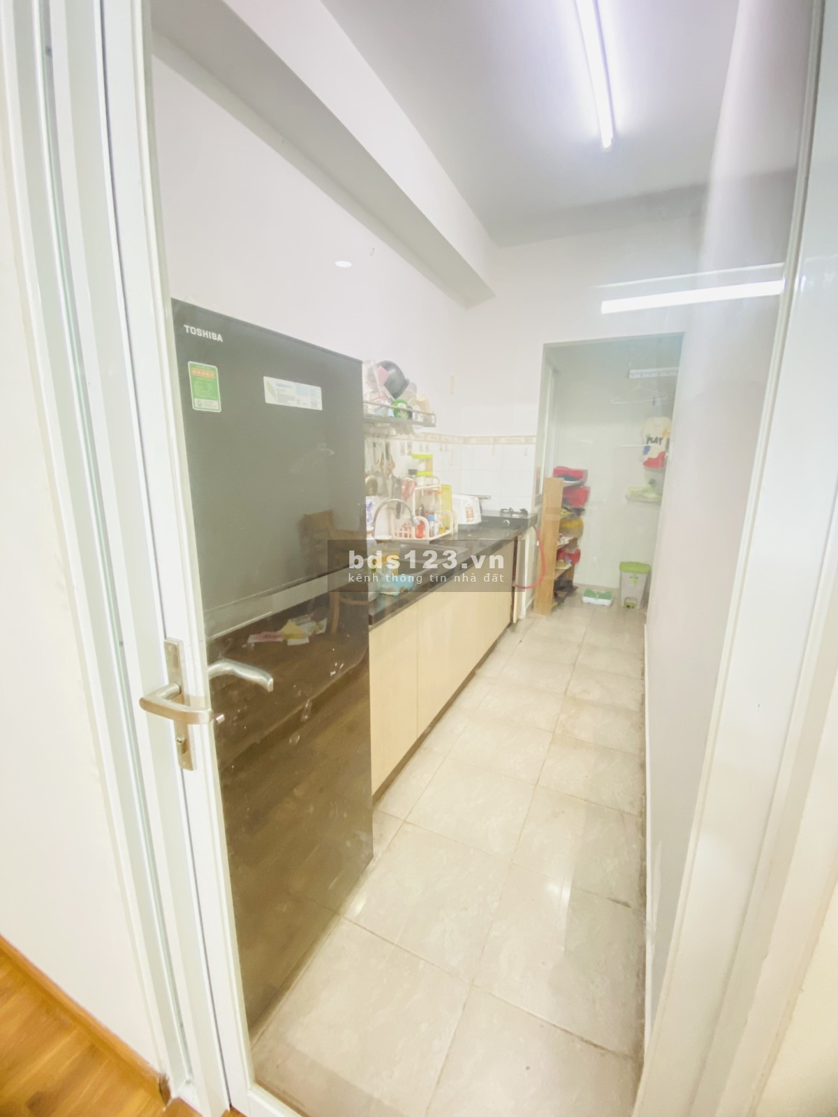 Bán căn hộ EH3 , 64m2, 2PN,2WC Có banlcon . view hồ bơi , công viên lớn , mát cả ngày