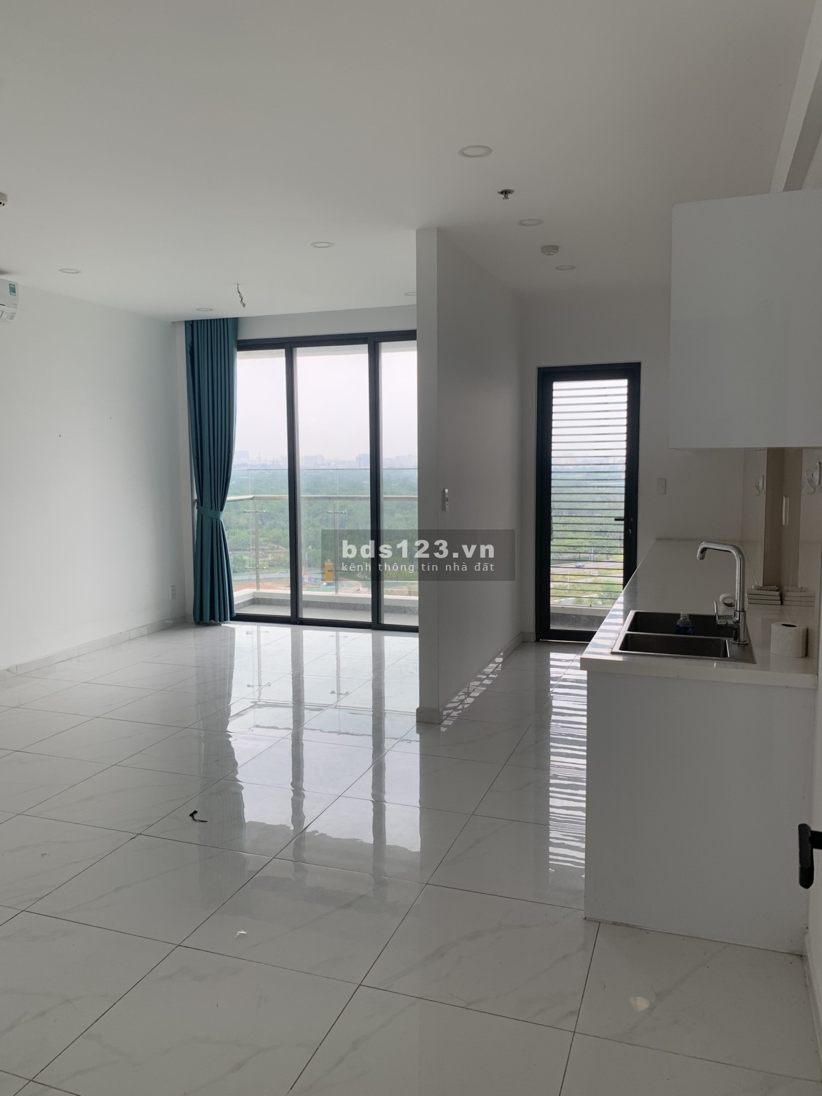 Cho thuê căn hộ D'LUSSO giá quá tốt - Căn góc 2PN, diện tích 76 M2, NT cơ bản 12 triệu (Bao PQL)