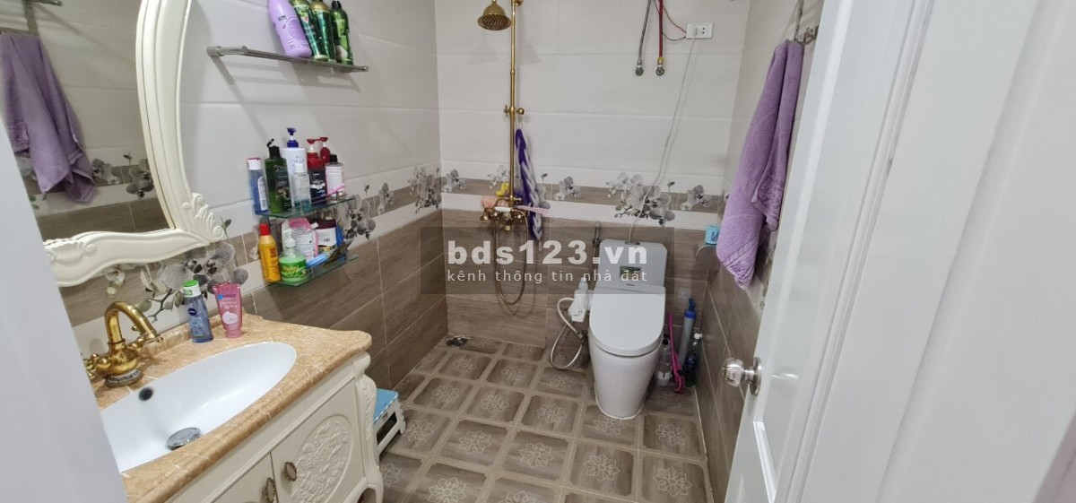Bán căn hộ chung cư N01 Ngoại Giao Đoàn – DT: 110m, 3 ngủ, full nội thất, có sổ hồng. Giá: 43 tr/m2.