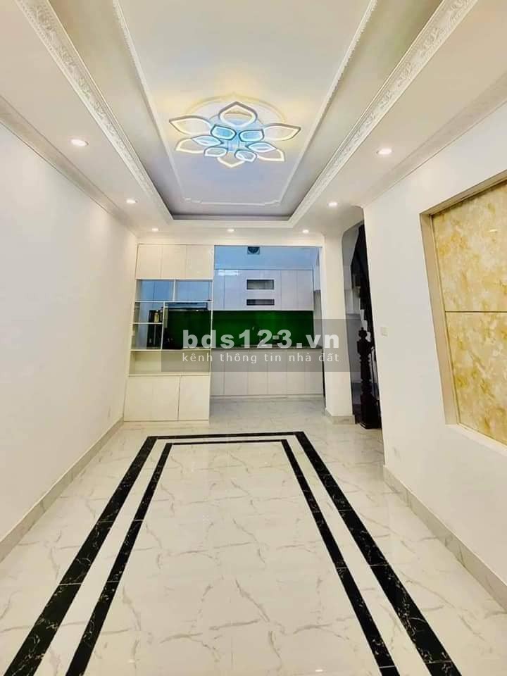 Bán nhà đẹp ở ngay Khâm Thiên, Đống Đa 37m, 3 tầng, mặt tiền 3.5m, giá 3.82 tỷ.