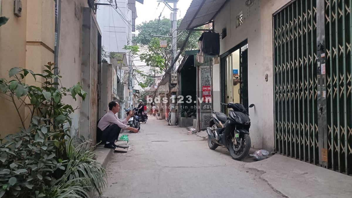Cần bán gấp nhà phố Định Công Hạ, kinh doanh, 98m2, 6.38 tỷ.