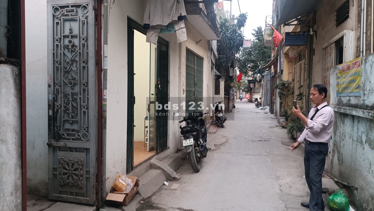 Cần bán gấp nhà phố Định Công Hạ, kinh doanh, 98m2, 6.38 tỷ.