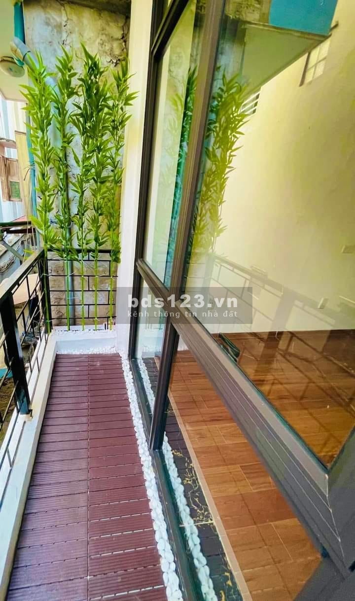 Bán nhà đẹp ở ngay Khâm Thiên, Đống Đa 37m, 3 tầng, mặt tiền 3.5m, giá 3.82 tỷ.