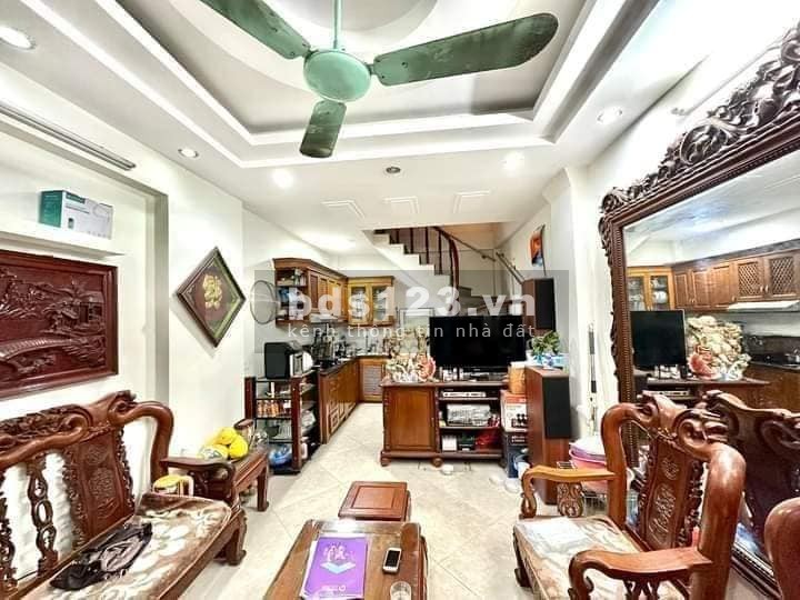 Bán nhà gần đường ô tô Nguyễn Chính, Hoàng Mai 38m, 4 tầng, mặt tiền 3.5m, giá 3.15 tỷ.