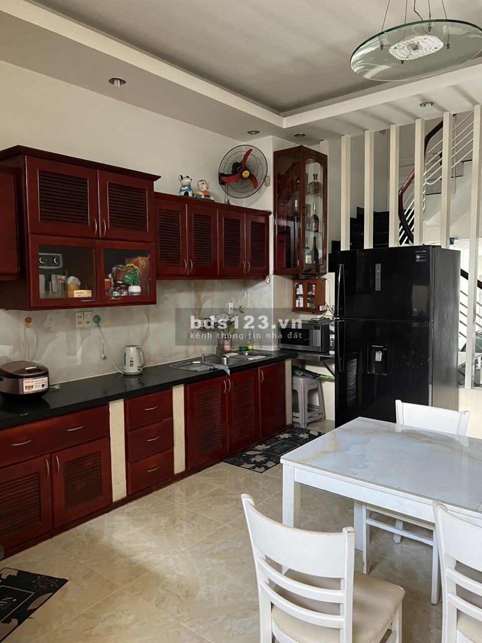 Bàn nhà mặt tiền cao thị chính quận 7 4x20m