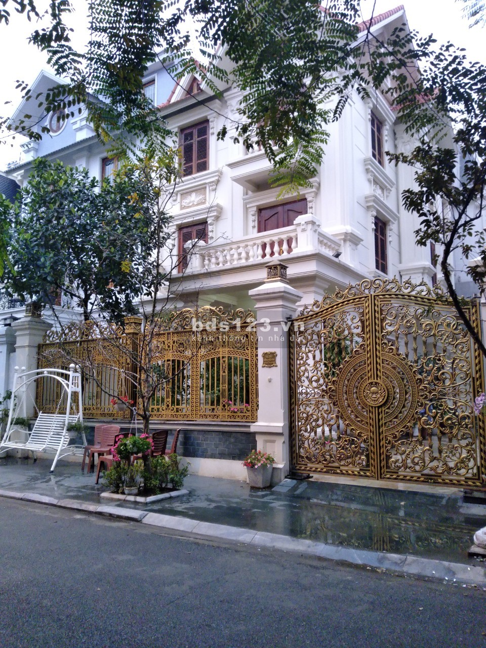 Bán nhà Nguyễn Khiêm Ích, góc hai mặt thoáng, trực diện hồ, 123tr/m2, 17,5 tỷ