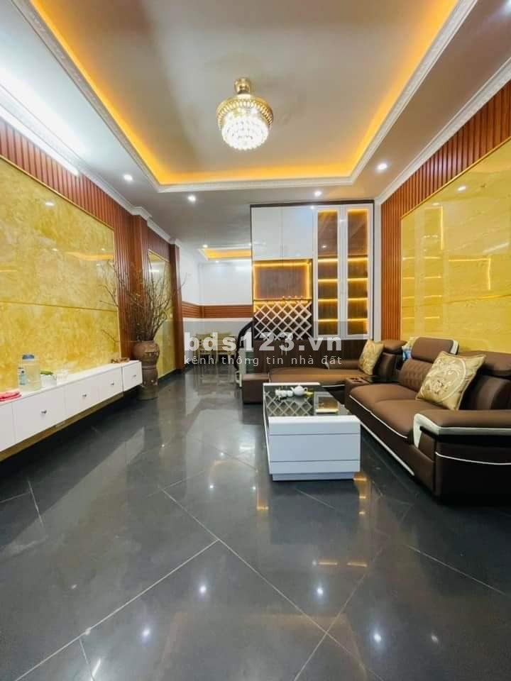 Bán nhà đẹp gần đường ô tô Lĩnh Nam, Hoàng Mai 34m, 5 tầng, mt 4m, giá 3.9 tỷ