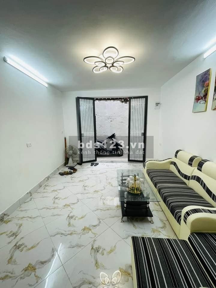 Bán nhà đẹp gần bãi ô tô Bạch Mai, Hai Bà Trưng 26m, 4 tầng, mặt tiền 3.7m, giá 2.98 tỷ.