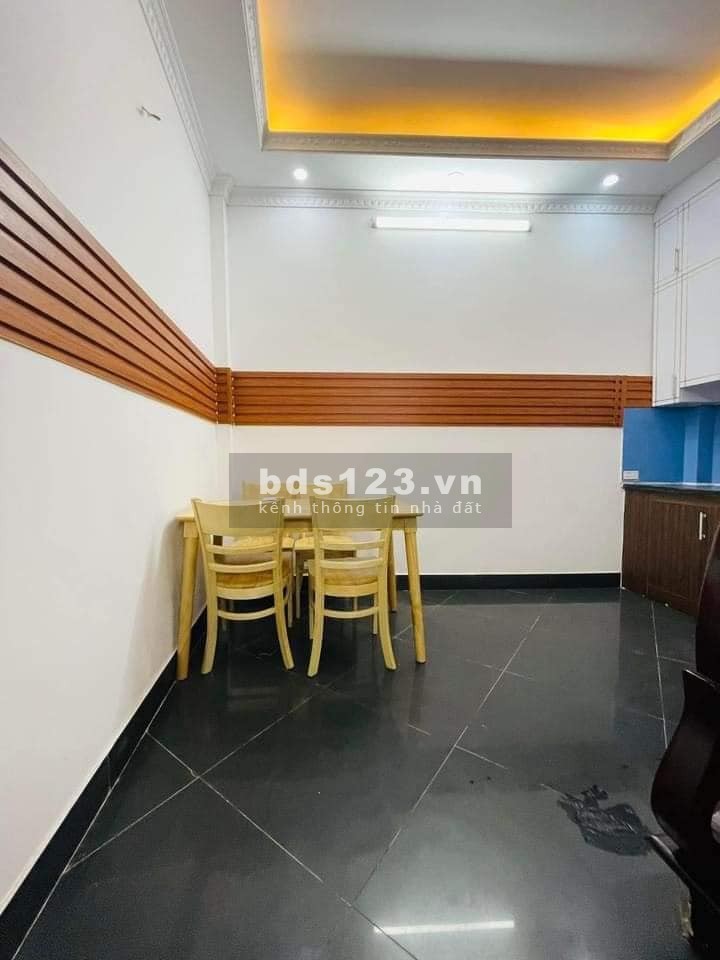 Bán nhà đẹp gần đường ô tô Lĩnh Nam, Hoàng Mai 34m, 5 tầng, mt 4m, giá 3.9 tỷ